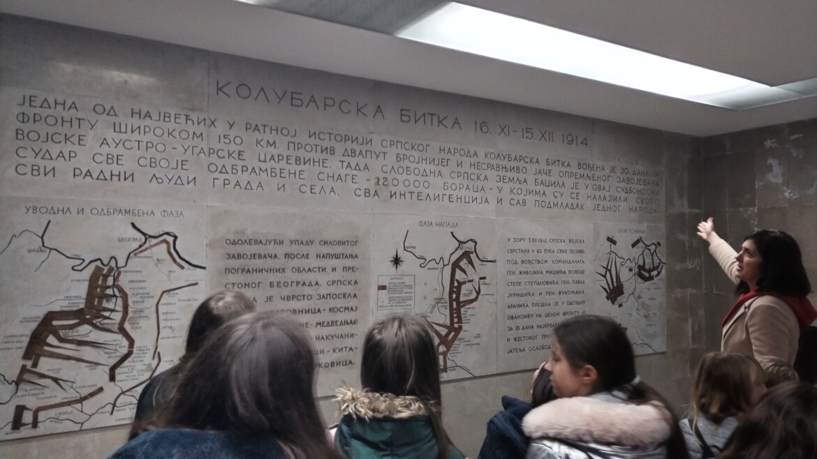 Посета Спомен костурници и биоскопу