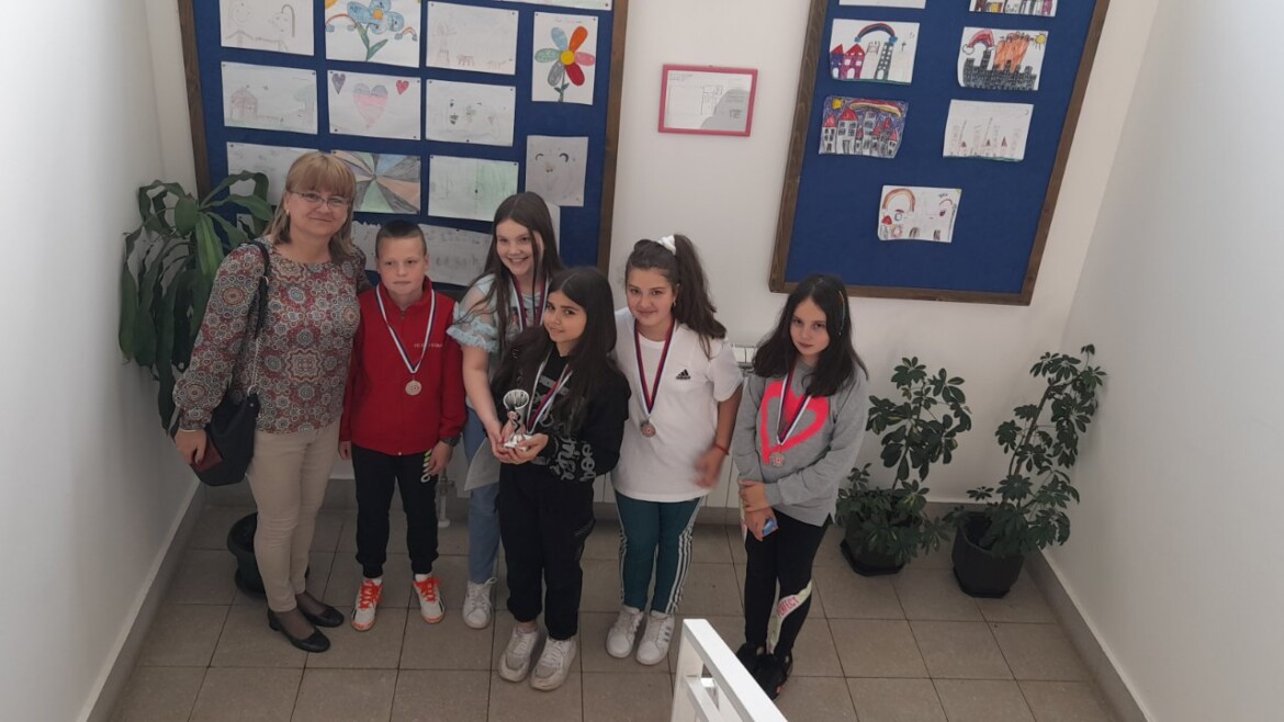 Успеси наших ученика – 2. место на Општинском такмичењу „Шта знаш о црвеном крсту“