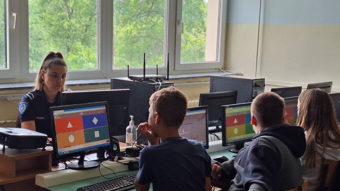 22.05. – „Превенција вршњачког насиља“ предавање за ученике 6. и 8. разреда