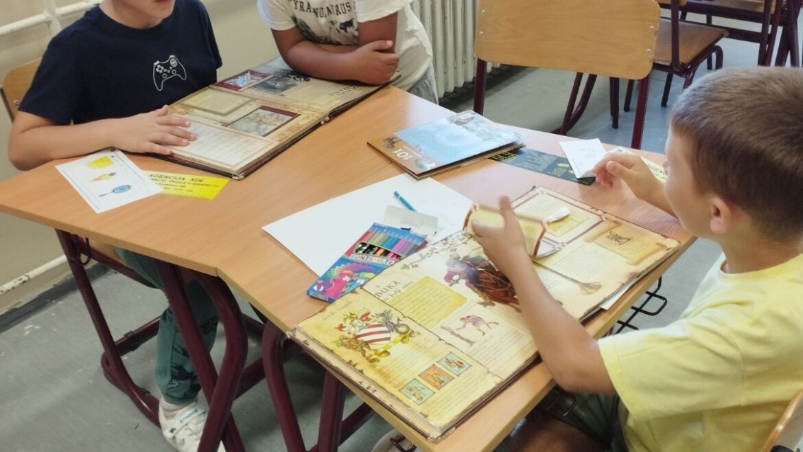 Посета првака школској библиотеци